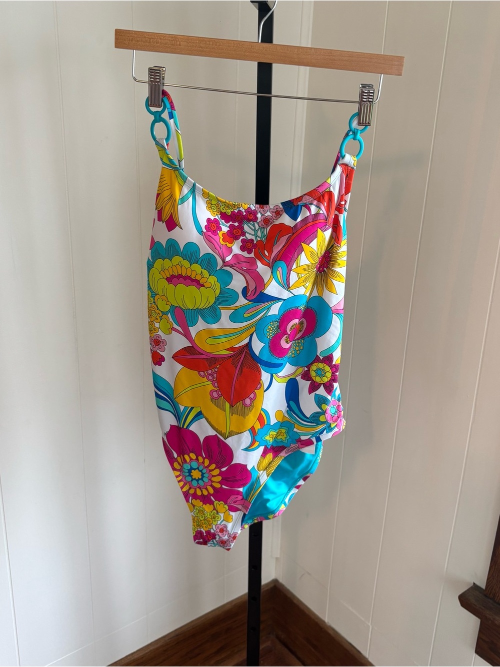 Trina Turk NWT Fontaine Twist Back 1pc Swimsuit Colorful Womens 12 Resortwear
